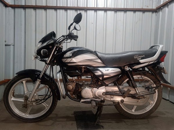 Used hero hf deluxe kick start 2020 Bikes in Noida Ghaziabad Delhi